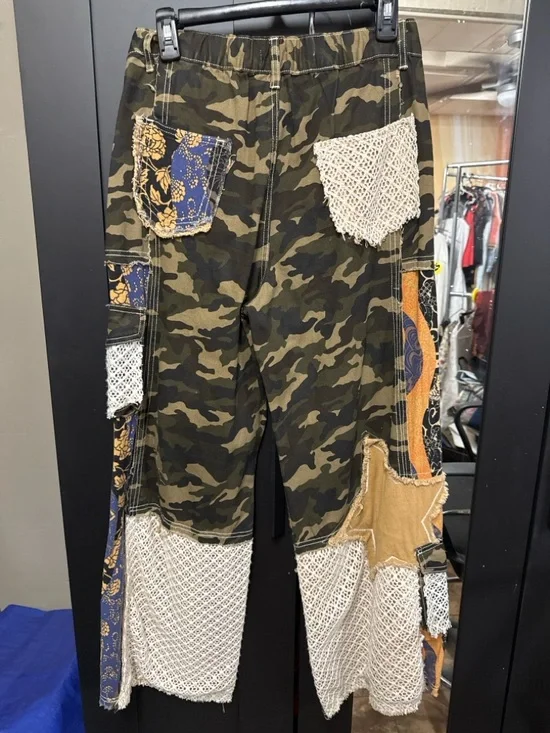 POL Twill Patchwork Crochet Detail Camo Jeans - Picture 5 of 5